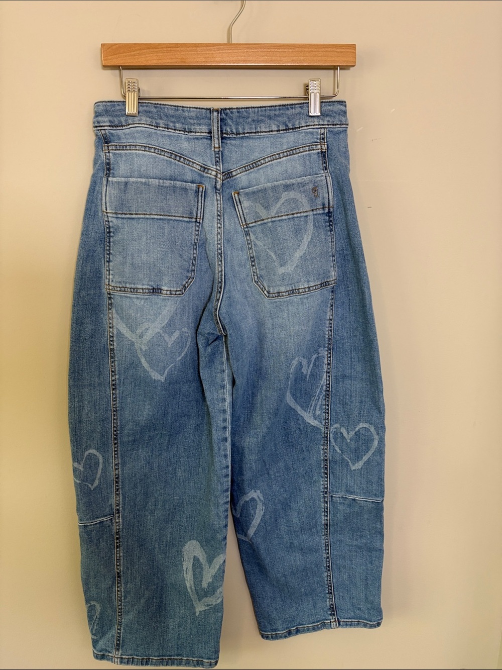 Anthropologie Pilcro The Kenna Mid Rise Barrel Jeans Valentines Heart Sz 27 - Picture 7 of 12